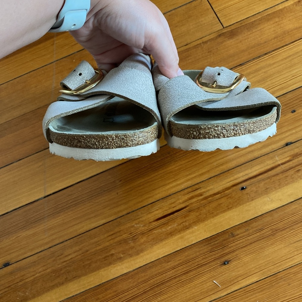 Birkenstock Siena Big Buckle Sandal EU39/US 8 in Shimmery Gold/Tan - Picture 8 of 15